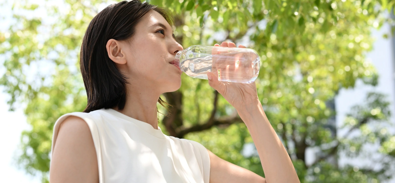 12 formas sencillas de beber más agua este verano